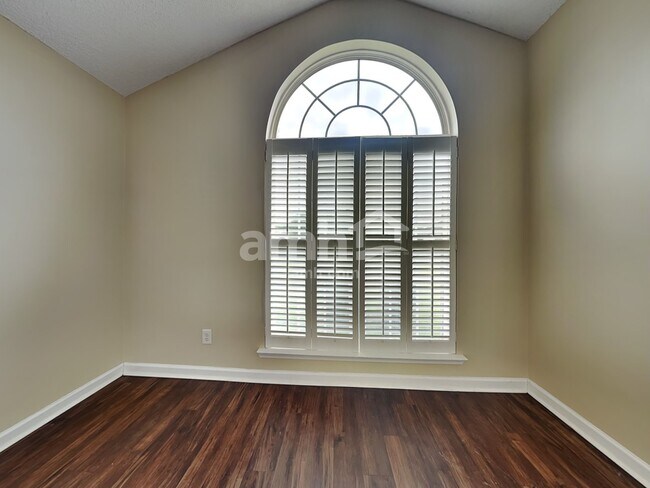 Building Photo - 260 Pampas Dr