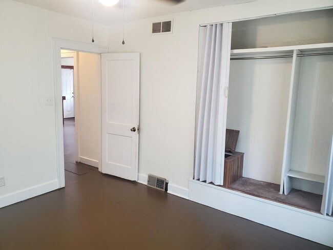 Building Photo - Single family home in College area