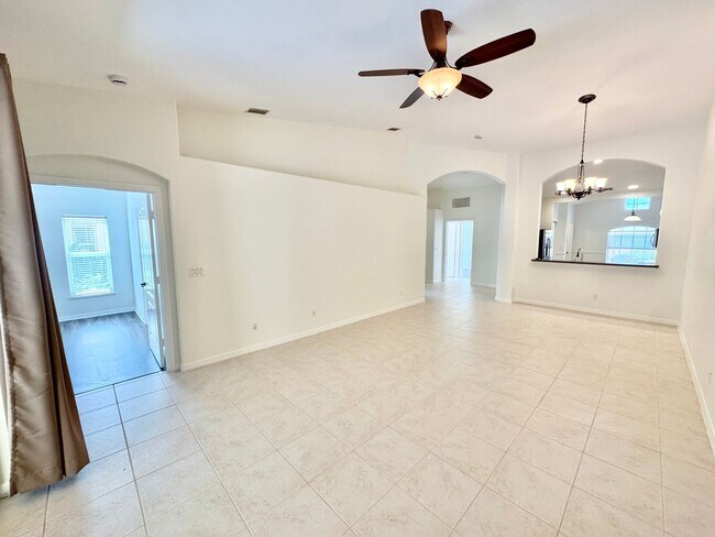 Building Photo - ** TUSCANY COVE ** 3 BED / 2 BATH - VILLA ...