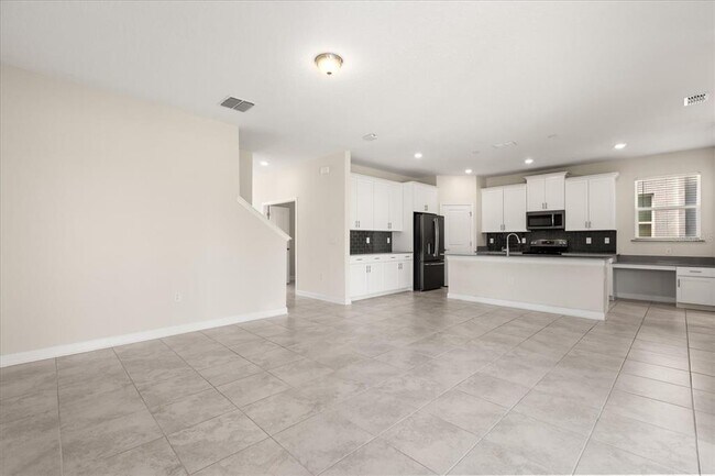 Building Photo - 9131 Cut Shot Dr