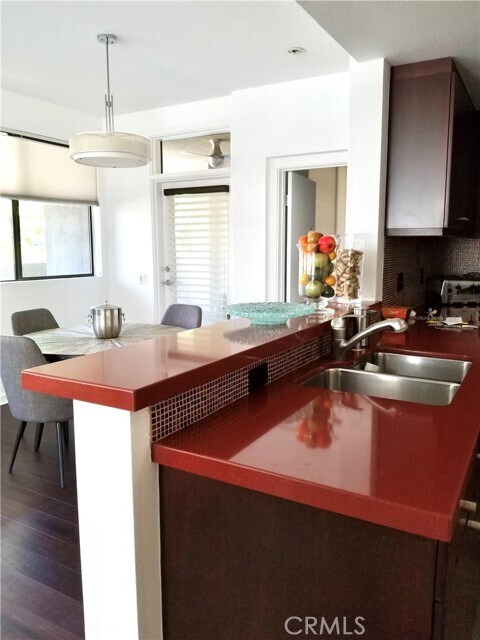 Primary Photo - 850 E Palm Canyon Dr