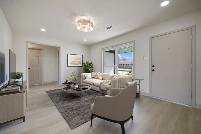 Building Photo - 4022 Marlborough Dr