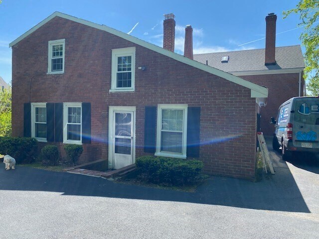 Building Photo - 252 Main St