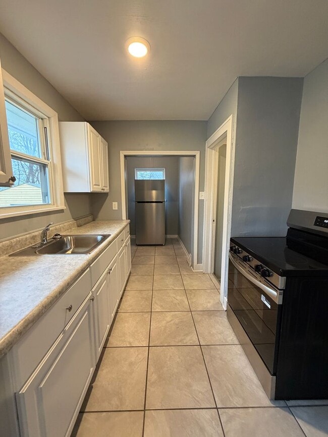 Building Photo - Modern Ranch Home – Lease-to-Purchase Opportunity