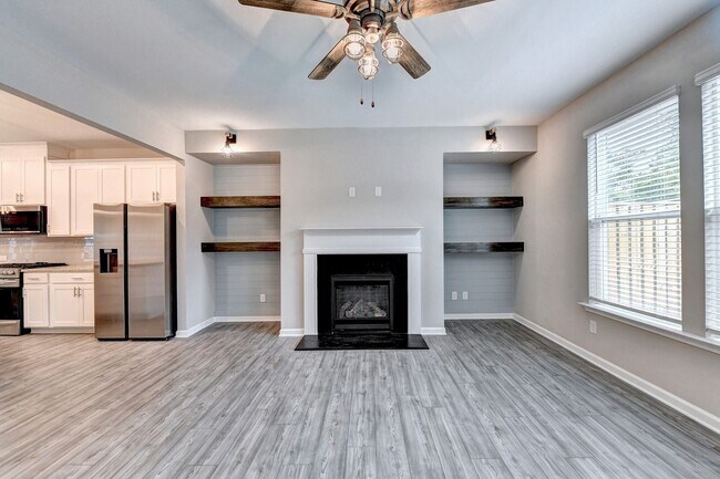 Building Photo - 4655 White St