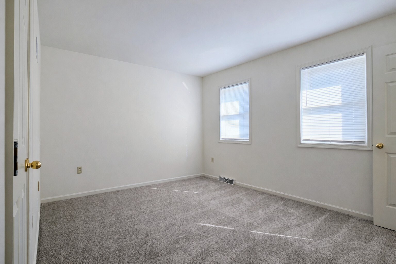 Building Photo - 83 Brookfield Rd