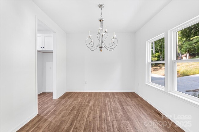 Building Photo - 114 Cotswold Ct