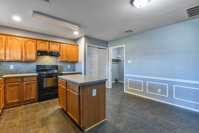 Building Photo - 5303 Western Swing Ct