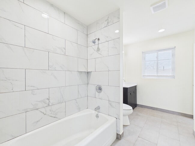 Building Photo - 209 Todd St