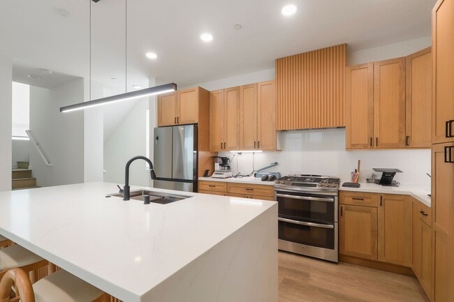 Building Photo - Detached Townhome - Private Roof Deck - With 360 Panoramic Views