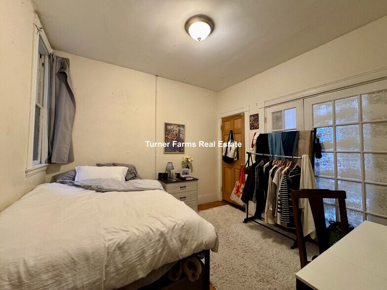 Building Photo - 71 Pontiac St