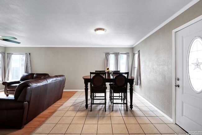 Building Photo - 358 Saratoga Dr