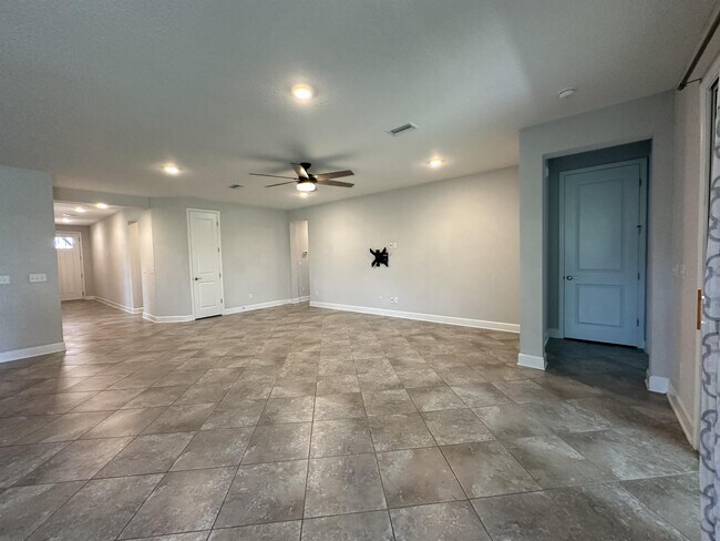 Building Photo - 24 Woodsong Ln