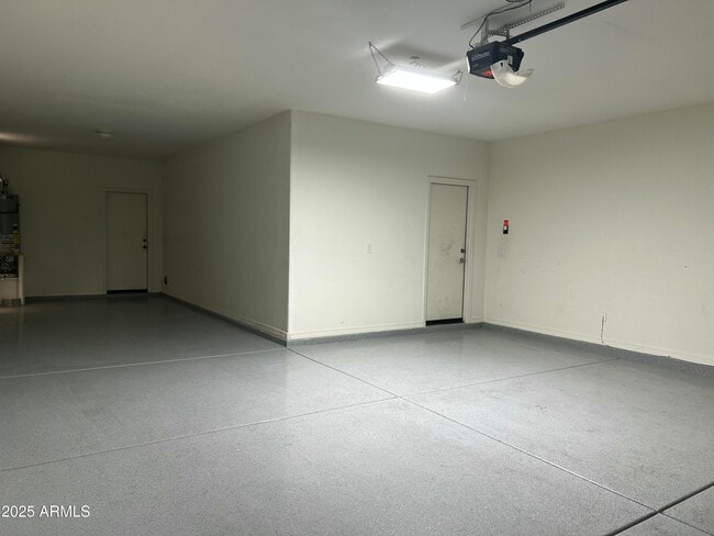 Building Photo - 6734 W Blackstone Ln