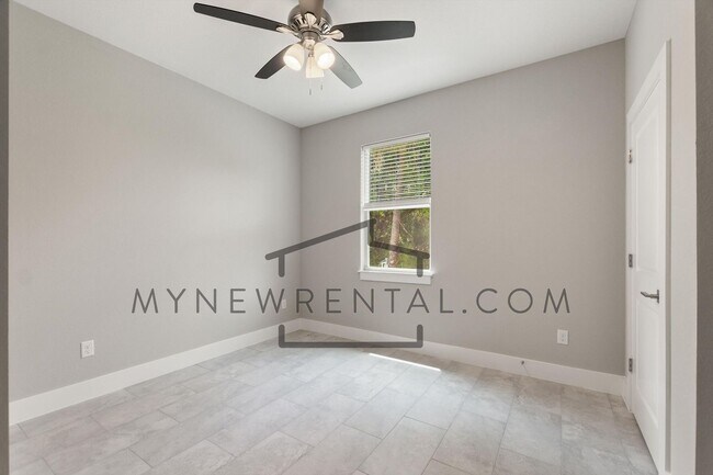 Building Photo - Deposit-Free! Modern, energy efficient hom...