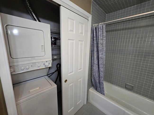 Building Photo - 500 Washington St