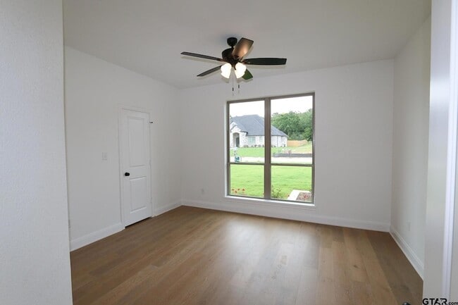Building Photo - 16503 Cooper Wy
