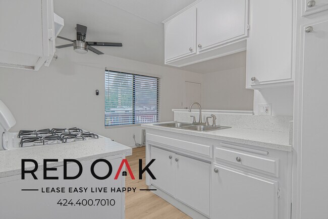 Primary Photo - MOVE-IN SPECIAL! Lovely One Bedroom with C...