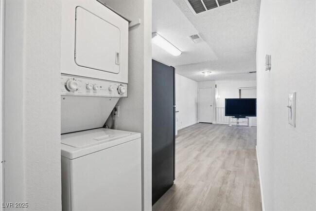 Building Photo - 1454 Elizabeth Ave