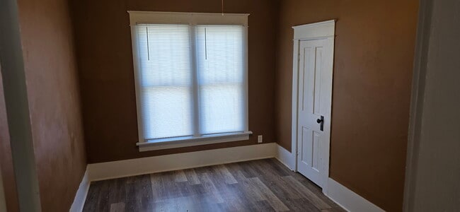 Building Photo - 514 W Main St