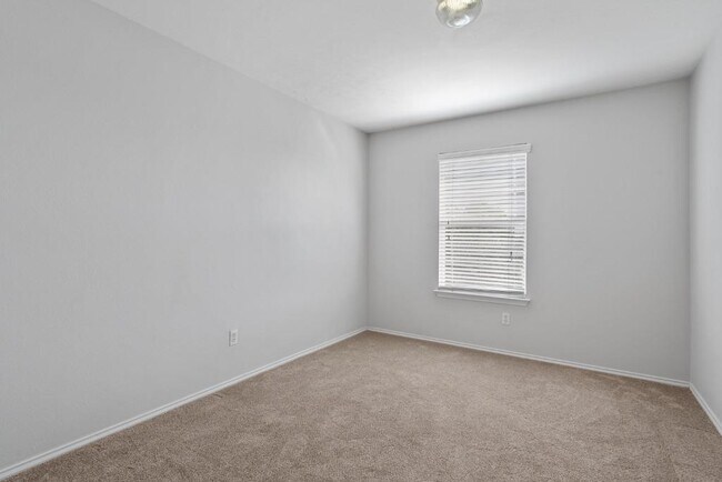 Building Photo - 120 Brazos Ln