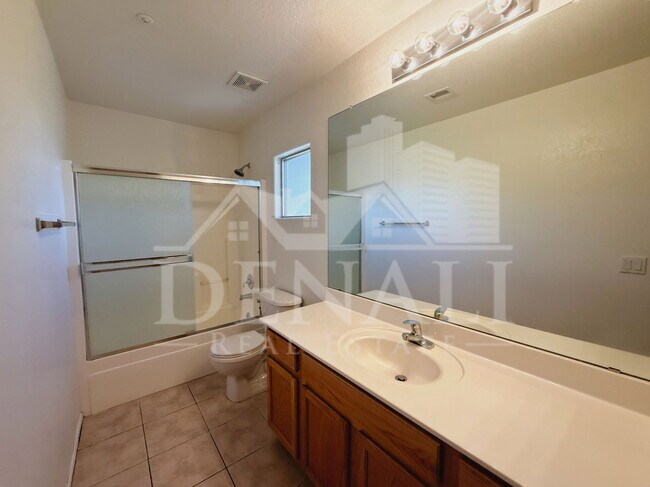 Building Photo - 15802 N Hidden Valley Ln