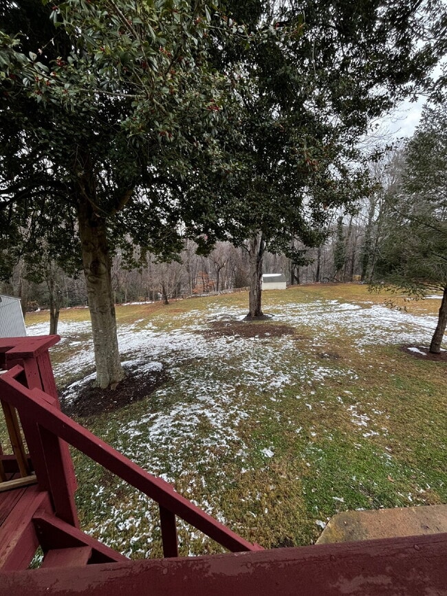 Building Photo - Gorgeous updated 2 bedroom in Perrymont/Sandusky with off street parking.