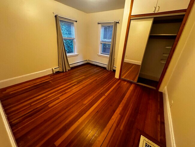 Building Photo - 26 Holworthy Pl