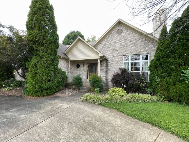 Building Photo - 3914 Stone Hollow Dr