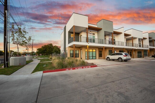 Building Photo - 4901 Springdale Rd