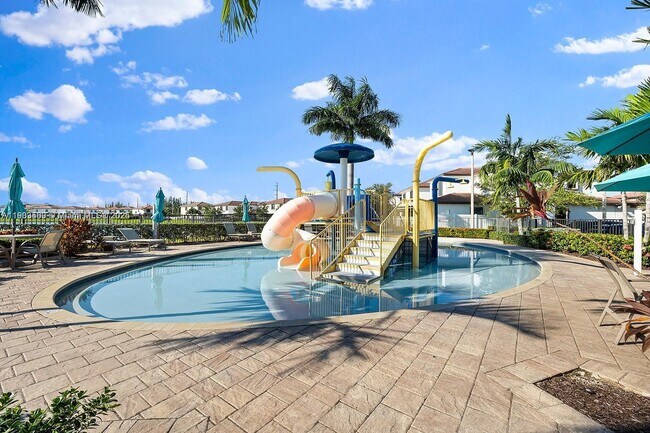 Building Photo - 10537 W 32nd Ln