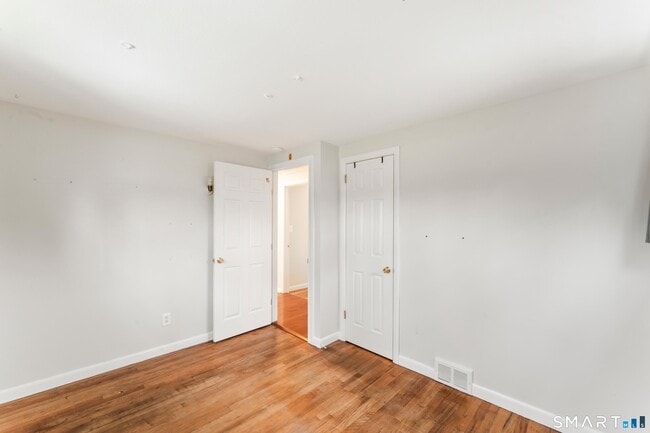 Building Photo - 67 Dogwood Dr