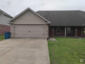 Building Photo - 3003 SW Deerfield Blvd