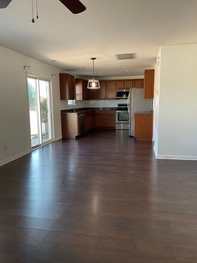 Building Photo - Beautiful Home in Gastonia Ready just for you!