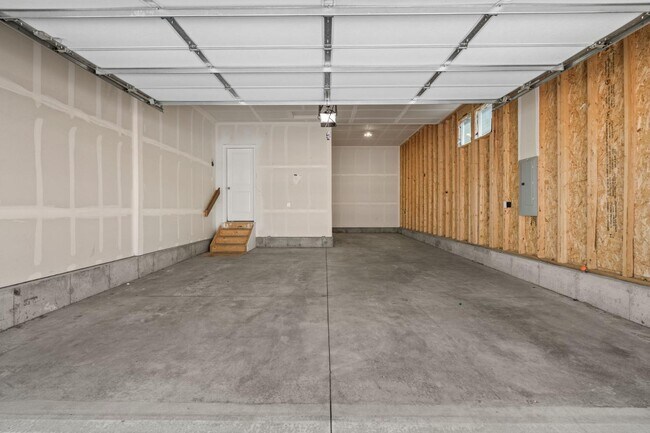 Building Photo - 3975 Ivy Hill Dr