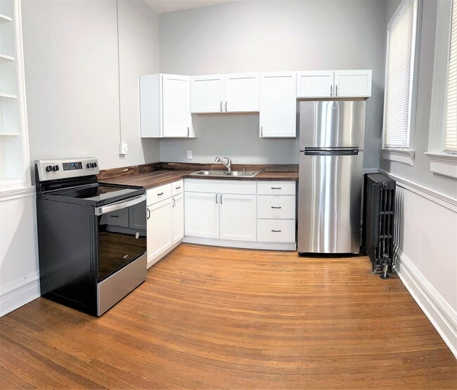 Building Photo - 508 S 6th St