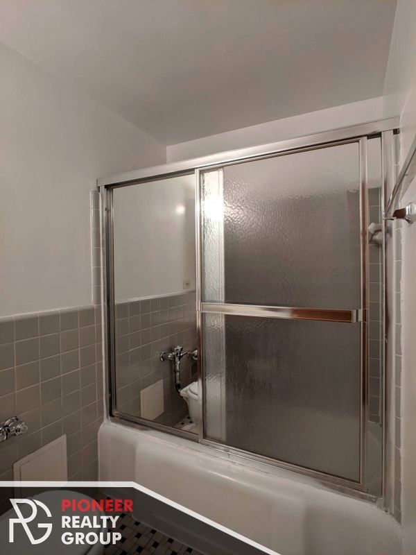 Building Photo - 4180 N Marine Dr