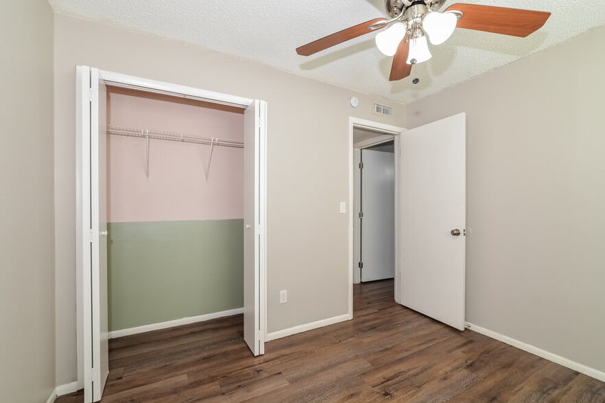 Building Photo - 126 Alder Ave