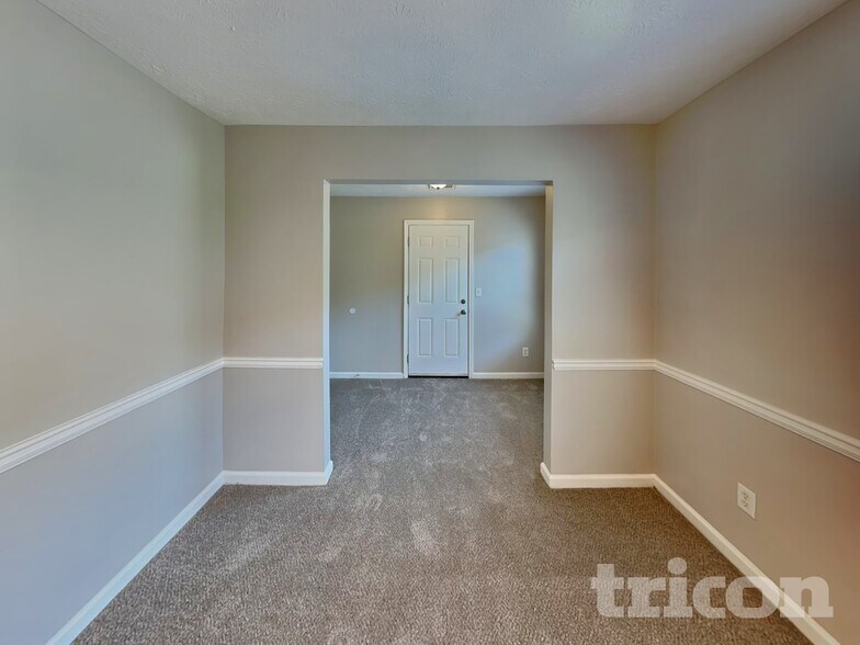 Building Photo - 300 Klinetop Dr