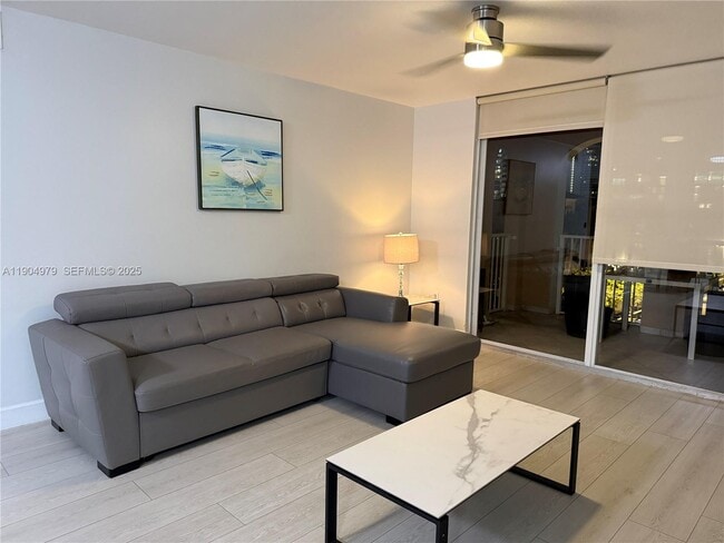 Building Photo - 19701 E Country Club Dr