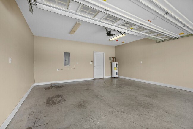 Building Photo - December special. Main-Level Living End-Unit Townhome