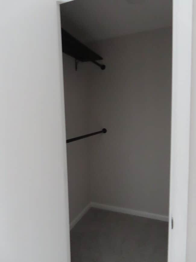 Building Photo - 284 Silzer St