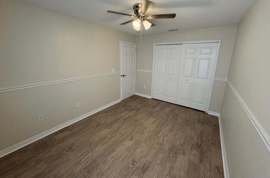 Building Photo - 545 Penns Neck Dr