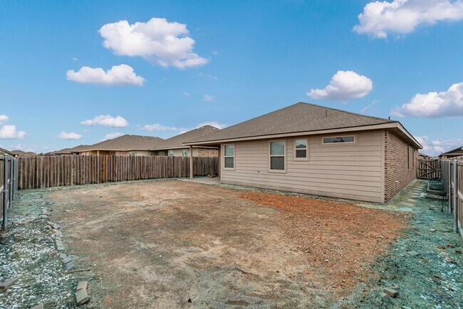 Building Photo - 5 Brooks Ranch Rd