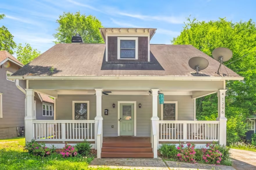 Building Photo - 1296 Sells Ave SW