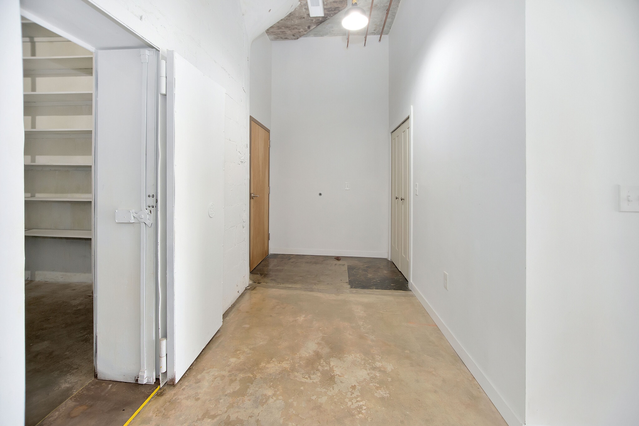 Building Photo - 470 Brainard St