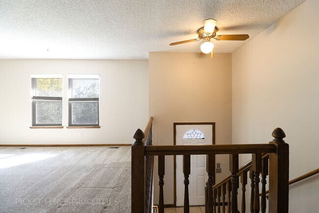 Building Photo - Beautiful 2 Story Home in Loveland