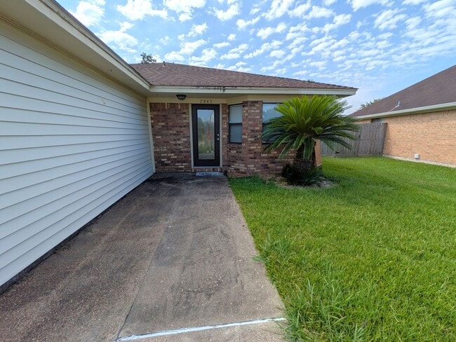 Building Photo - 7945 Blue Bonnet St
