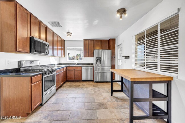 Building Photo - 2607 N 51st St