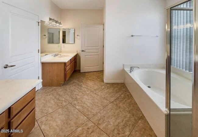 Building Photo - 123 N Washington St